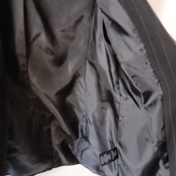 Norma Kamali Boyfriend Jacket Black White Pinstripe Size 4 Blazer Excellent - Picture 5 of 9